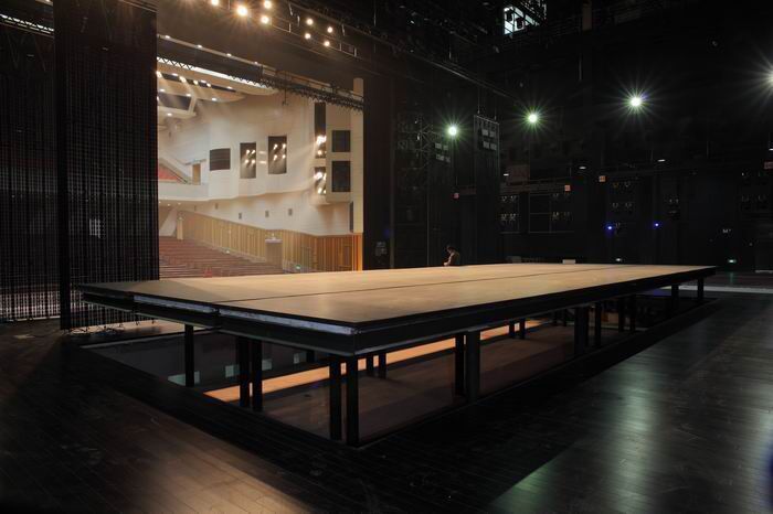 小学松木舞台体育场地地板施工方案2