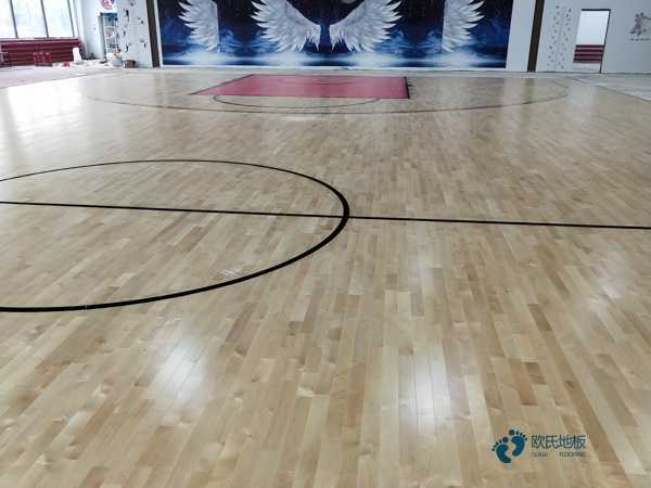 常用篮球运动木地板保养