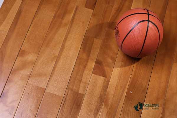 学校篮球场木地板防潮1